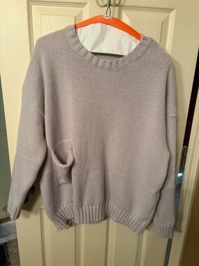 Women's Cozy Crewneck Sweater in Light Beige